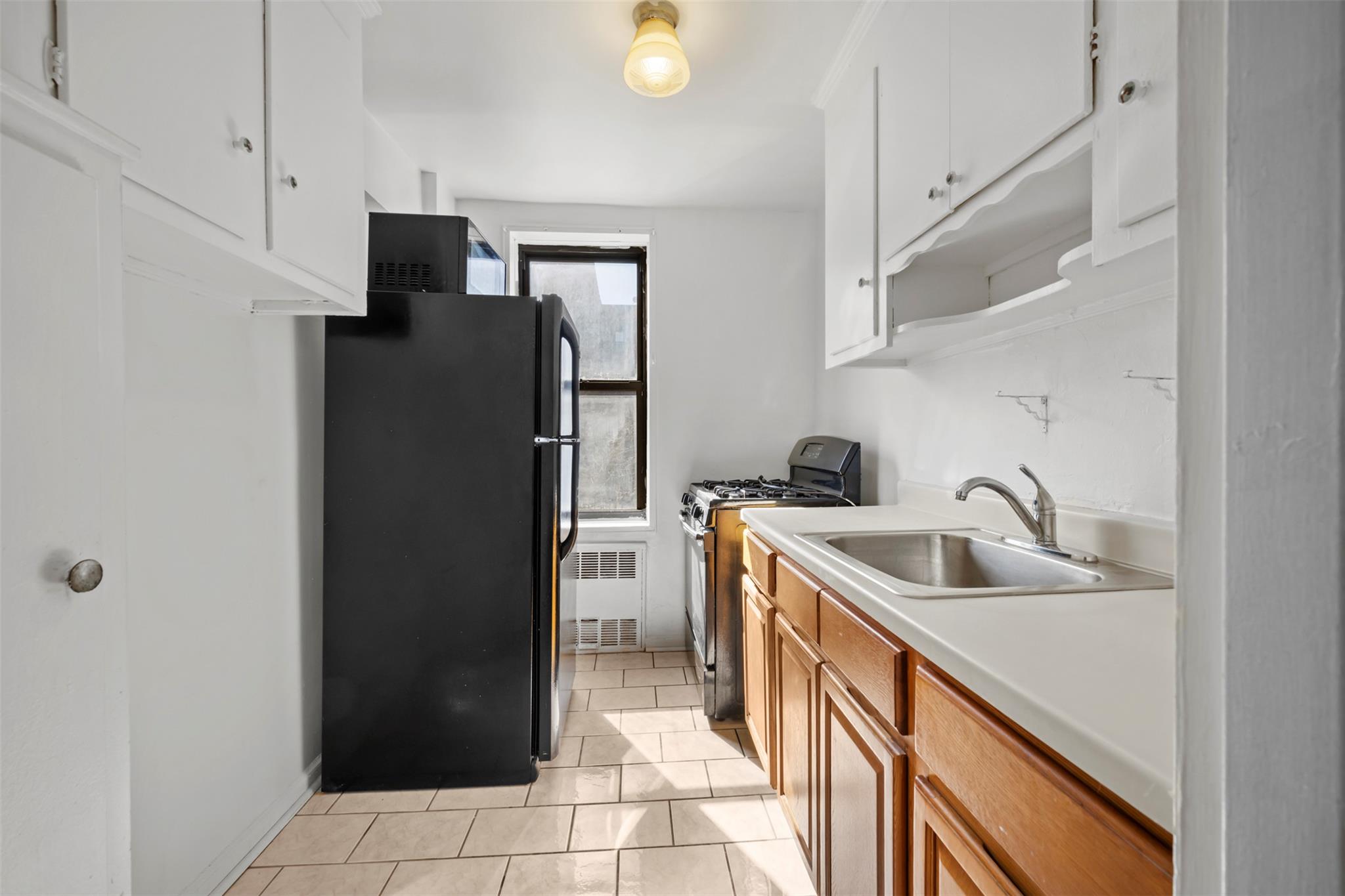 33-47 91st. Street # 3H, Jackson Heights, NY 11372