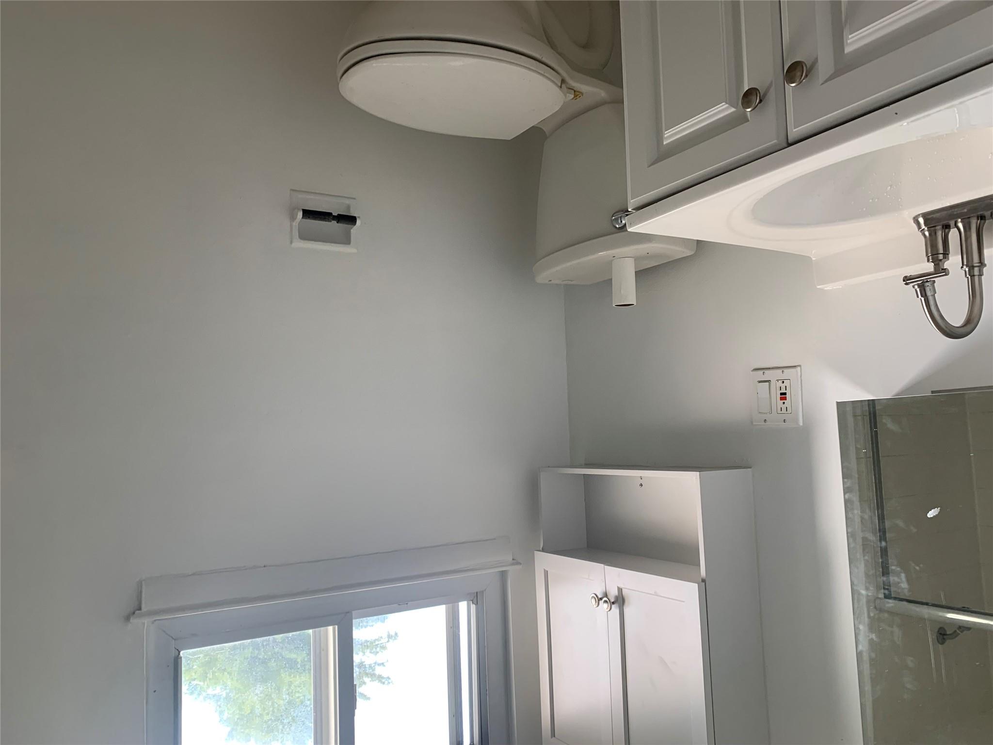 235 Forest Avenue # Upper, Glen Cove, NY 11542