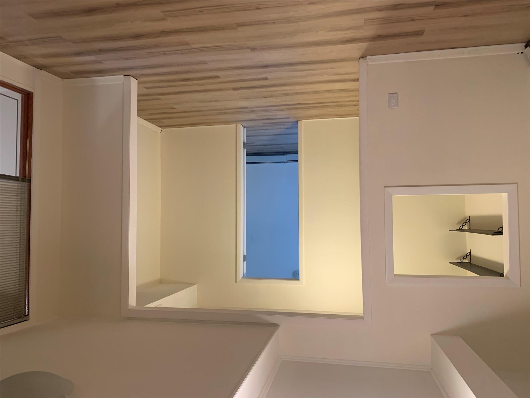 235 Forest Avenue # Upper, Glen Cove, NY 11542