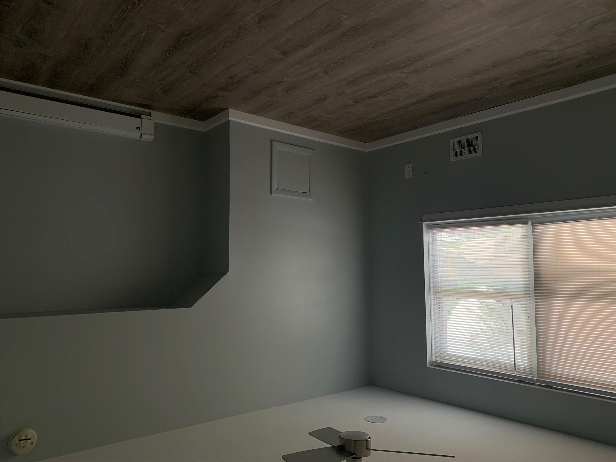 235 Forest Avenue # Upper, Glen Cove, NY 11542