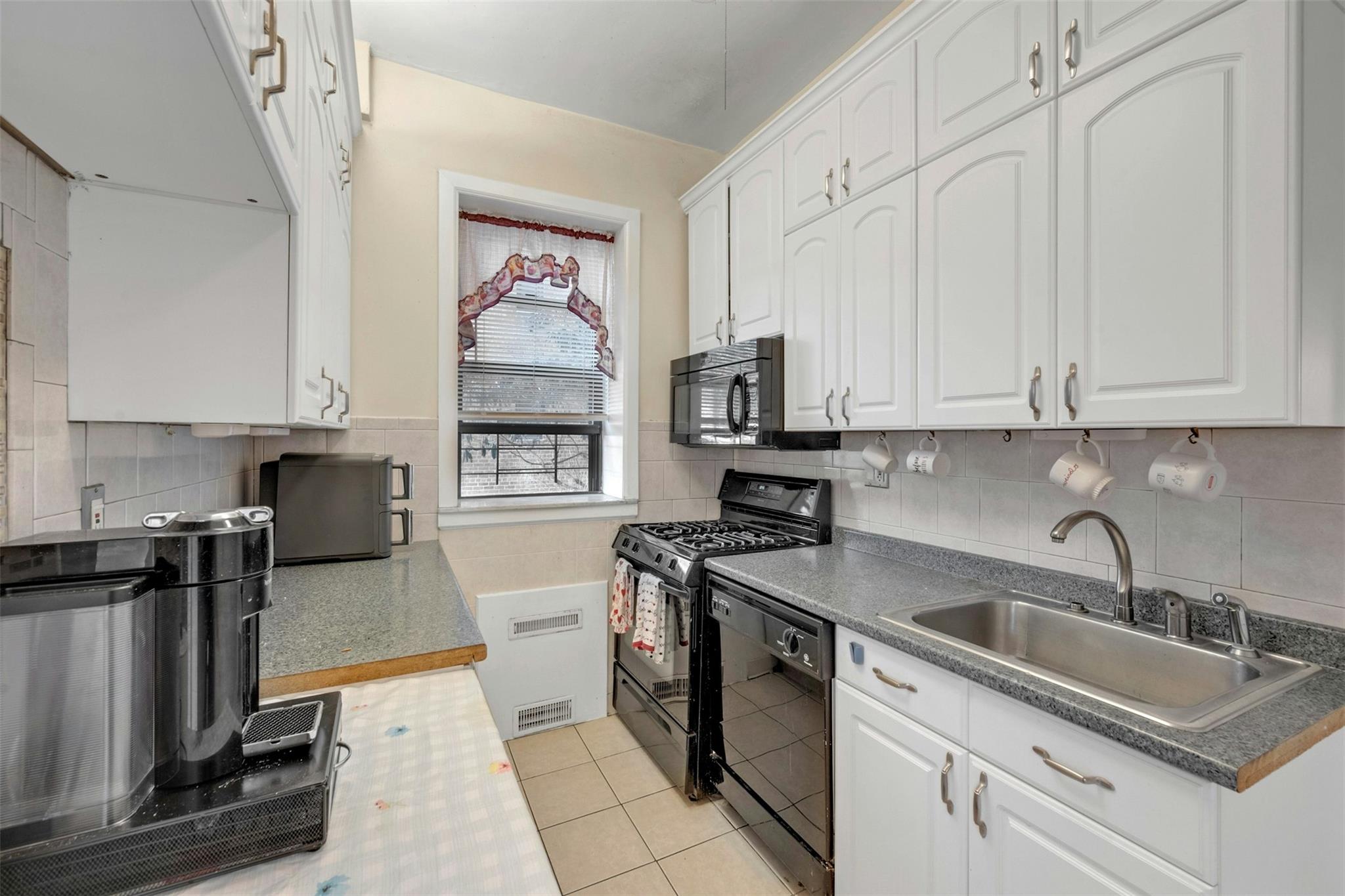 640 Pelham # 1F, New Rochelle, NY 10805
