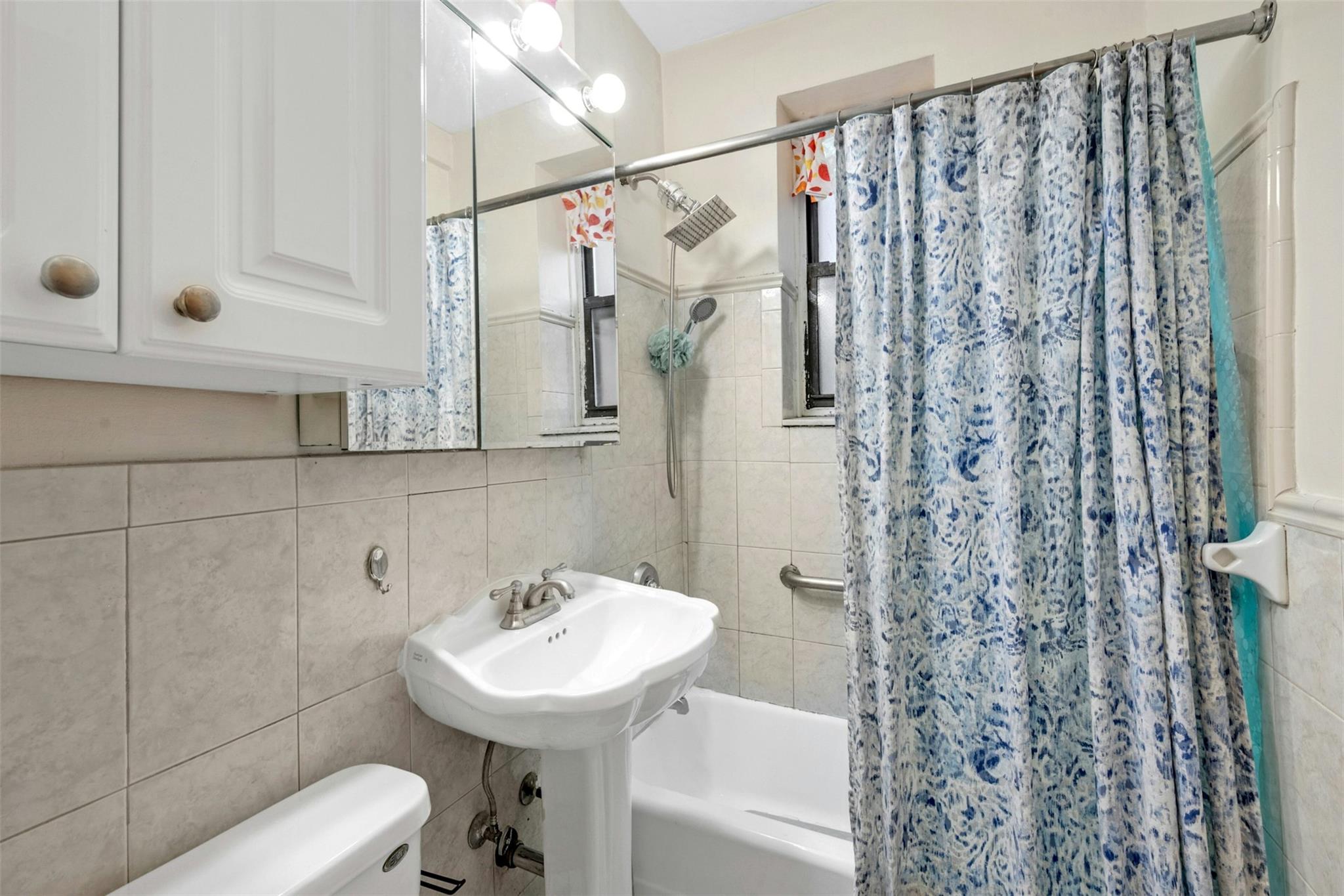 640 Pelham # 1F, New Rochelle, NY 10805