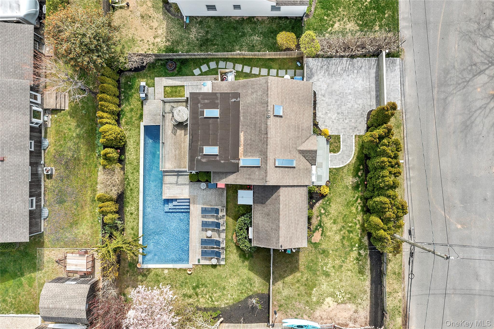 8 Elder Avenue, Hampton Bays, NY 11946