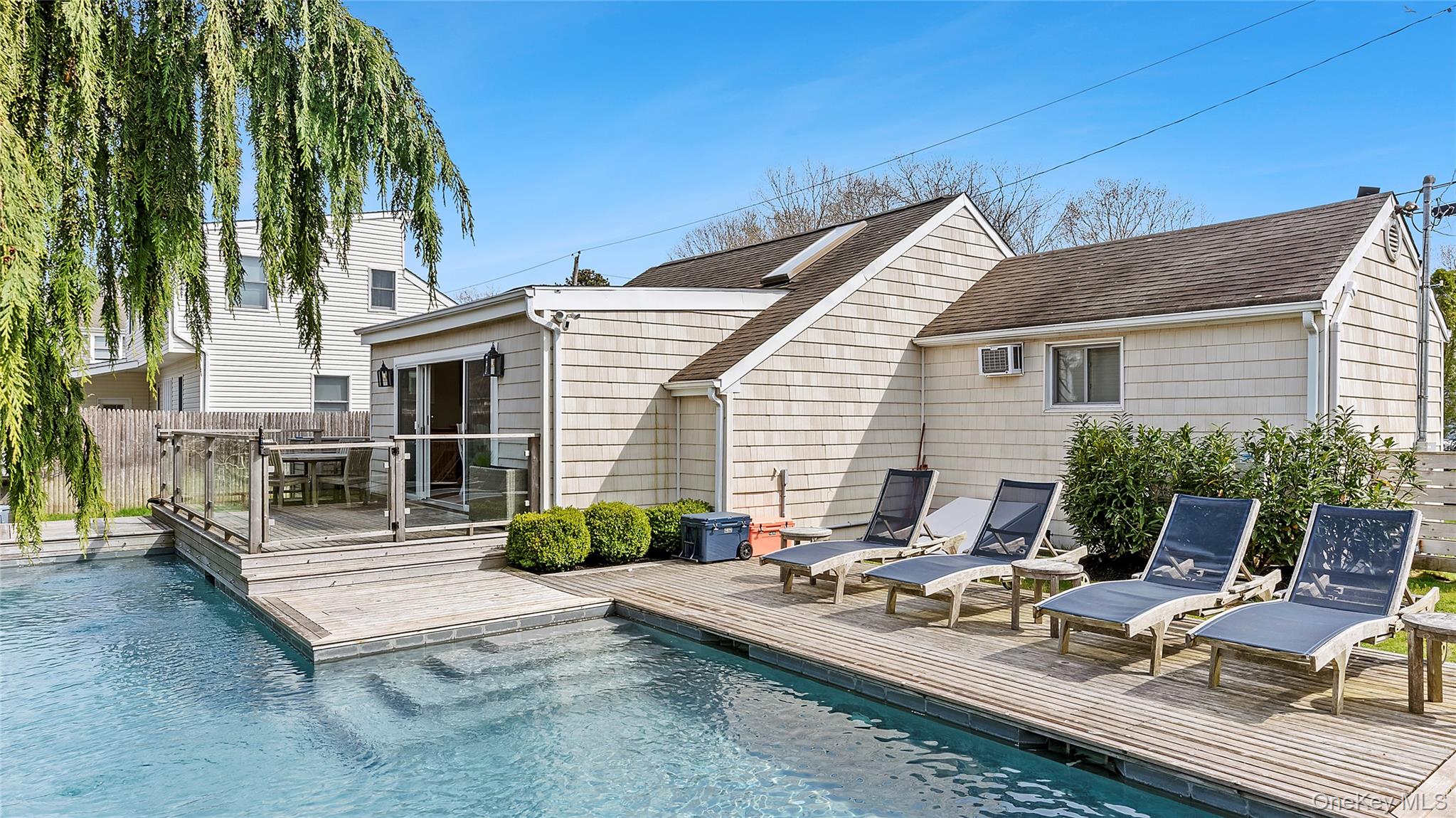 8 Elder Avenue, Hampton Bays, NY 11946