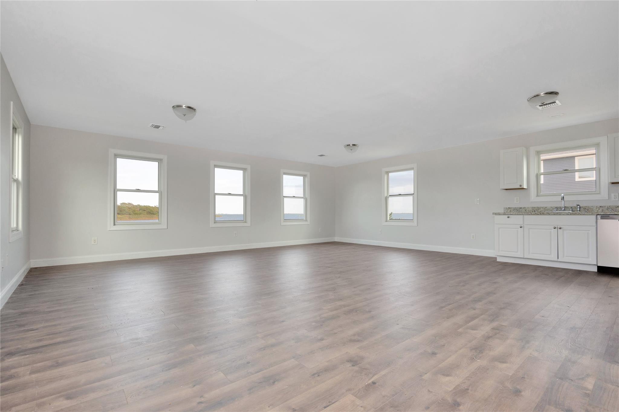 823 Venetian Boulevard, Lindenhurst, NY 11757