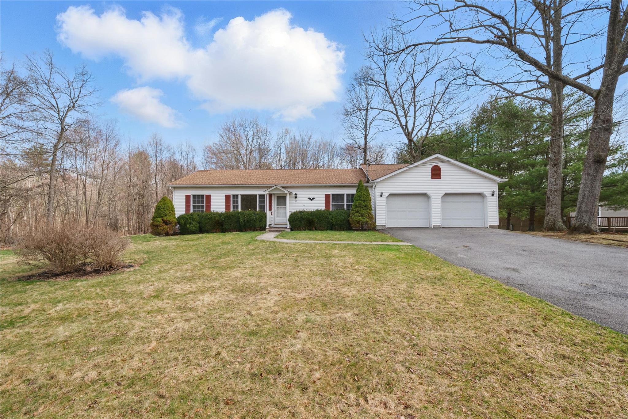 12 Dolaway Lane, Middletown, NY 10940