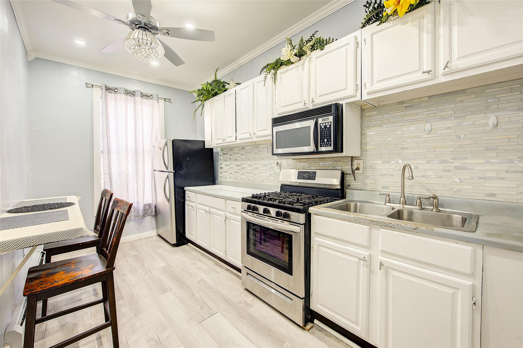 283 Montauk Avenue, Brooklyn, NY 11208