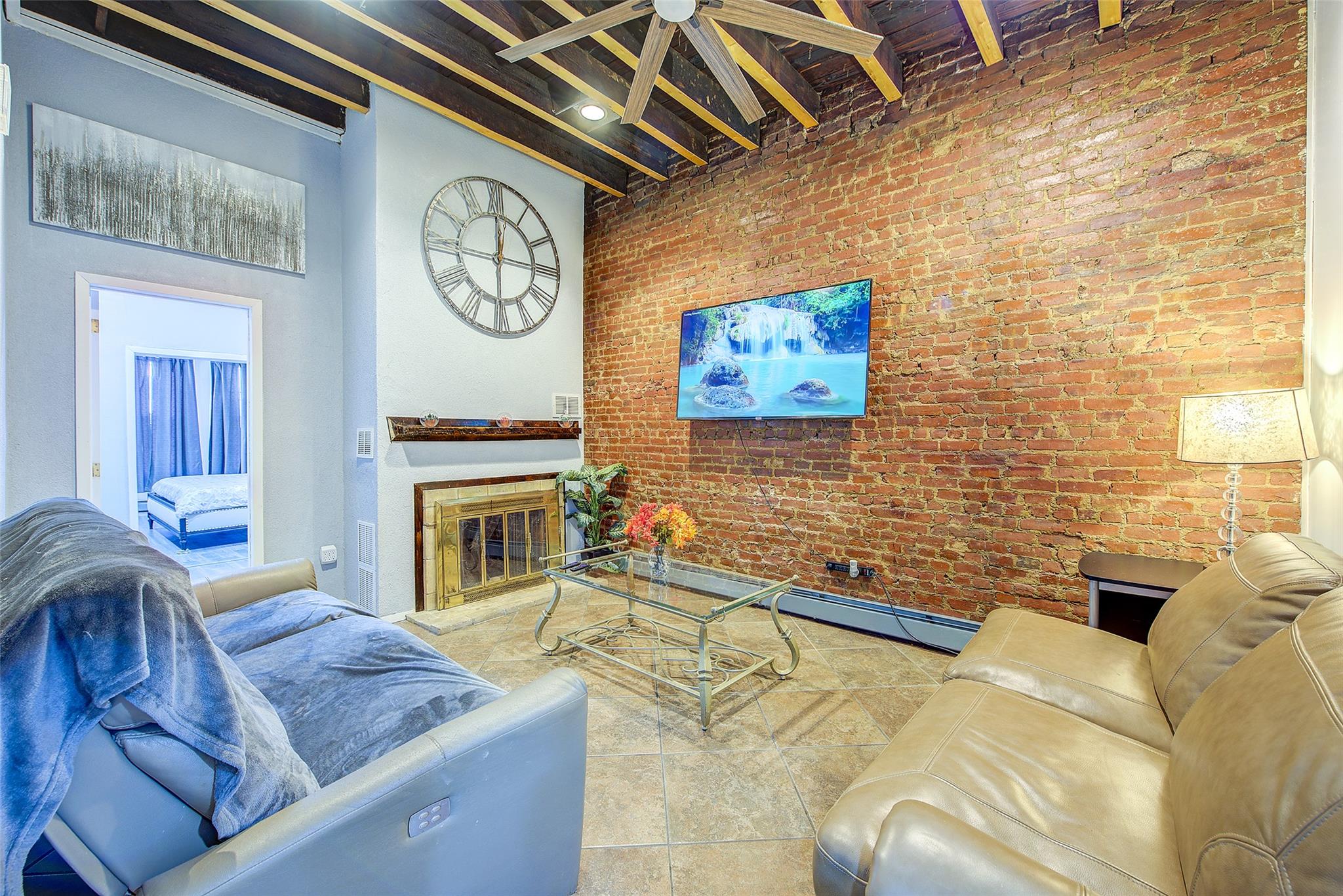 283 Montauk Avenue, Brooklyn, NY 11208