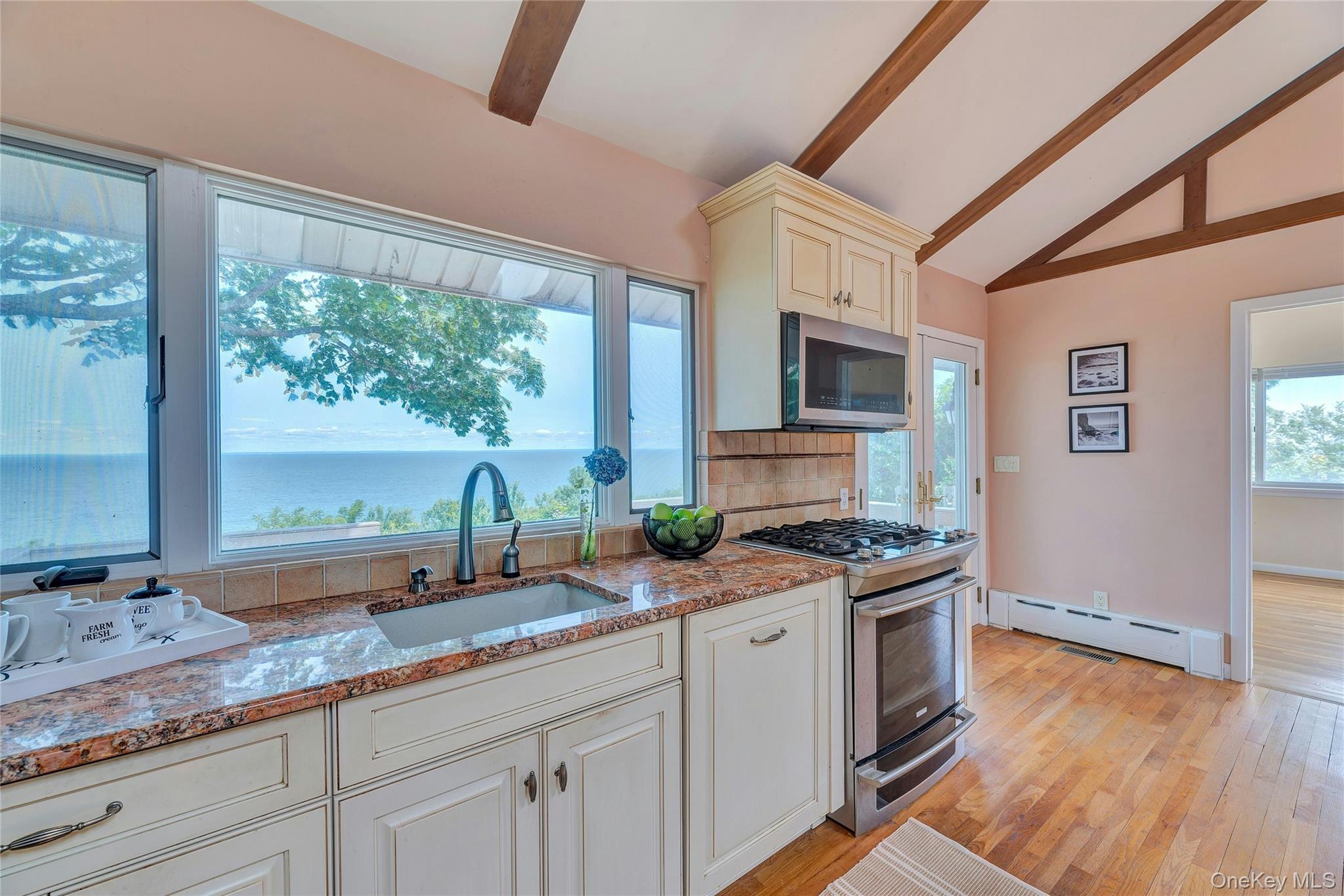 48 Crows Nest Drive, Baiting Hollow, NY 11901