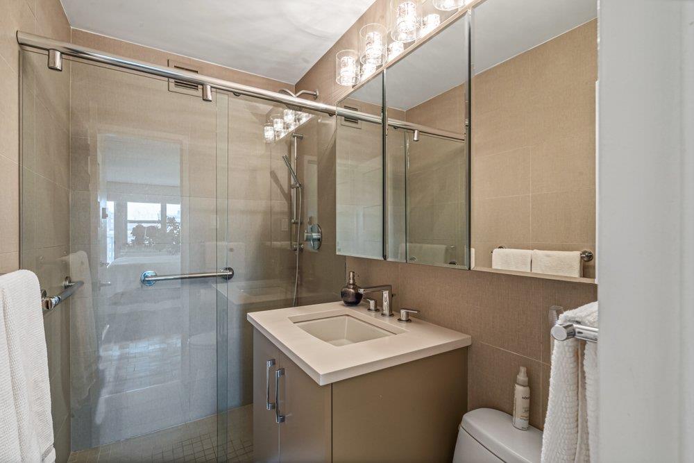 18-05 215 Street # 6D, Bayside, NY 11360