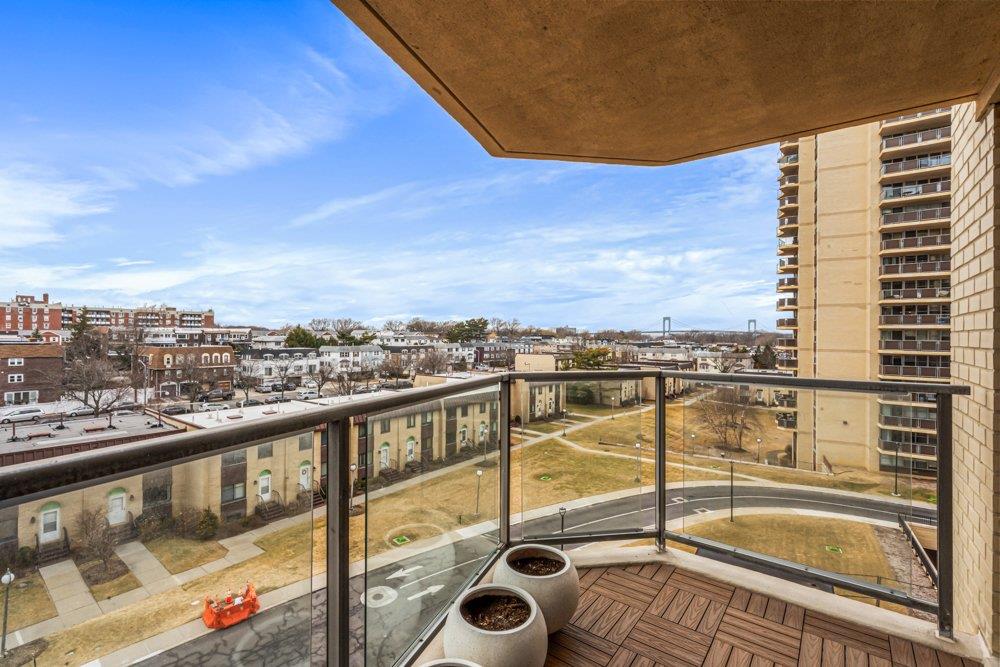 18-05 215 Street # 6D, Bayside, NY 11360