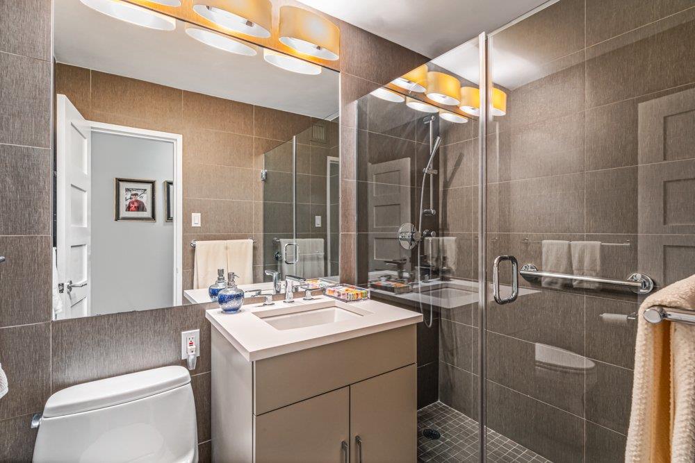 18-05 215 Street # 6D, Bayside, NY 11360