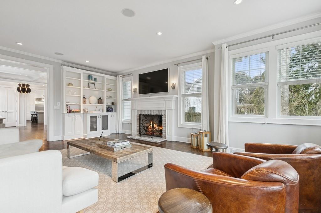 124 Willow Street, Southampton, NY 11968