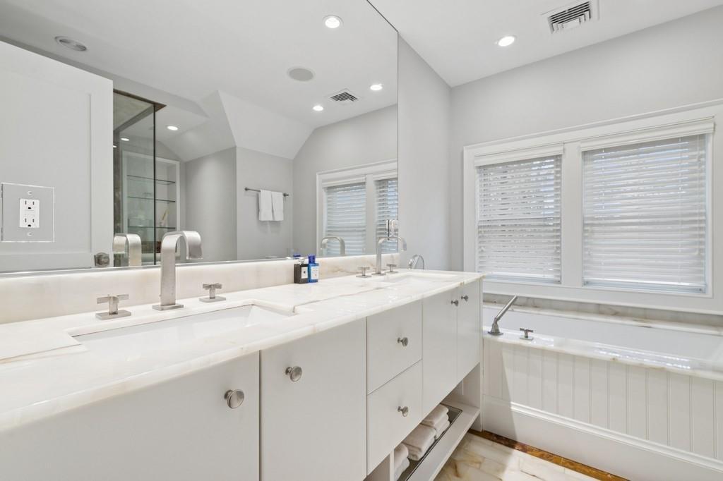 124 Willow Street, Southampton, NY 11968