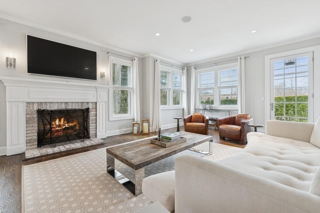 124 Willow Street, Southampton, NY 11968