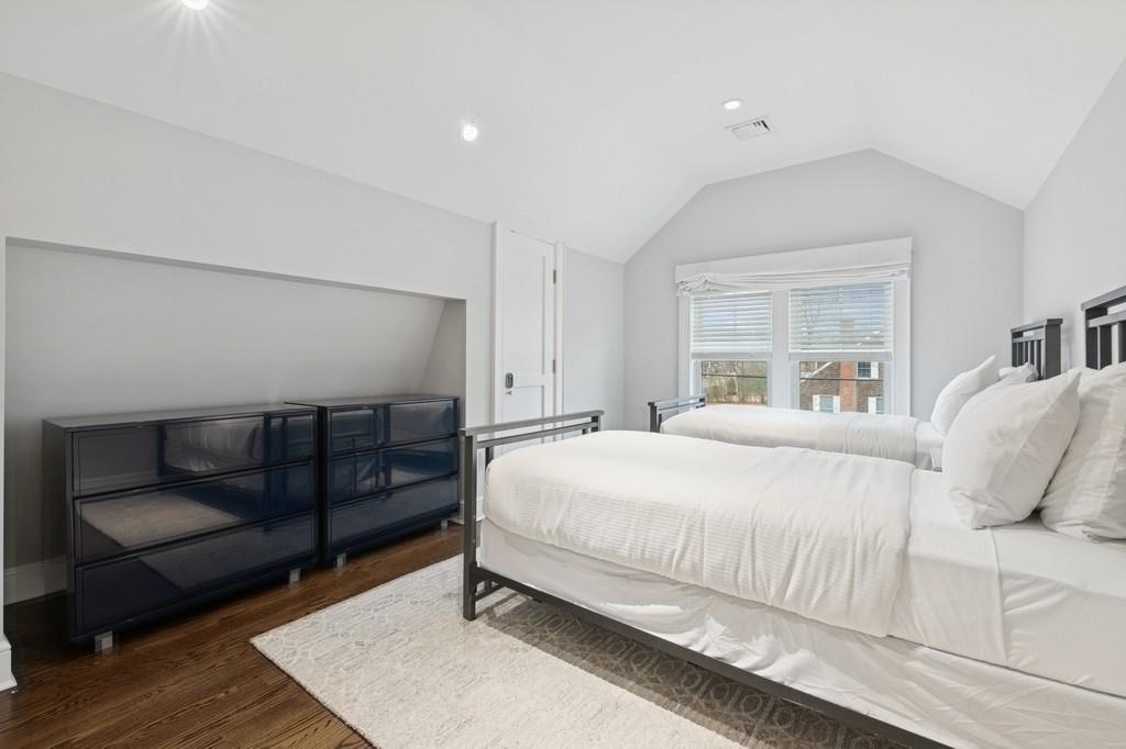 124 Willow Street, Southampton, NY 11968