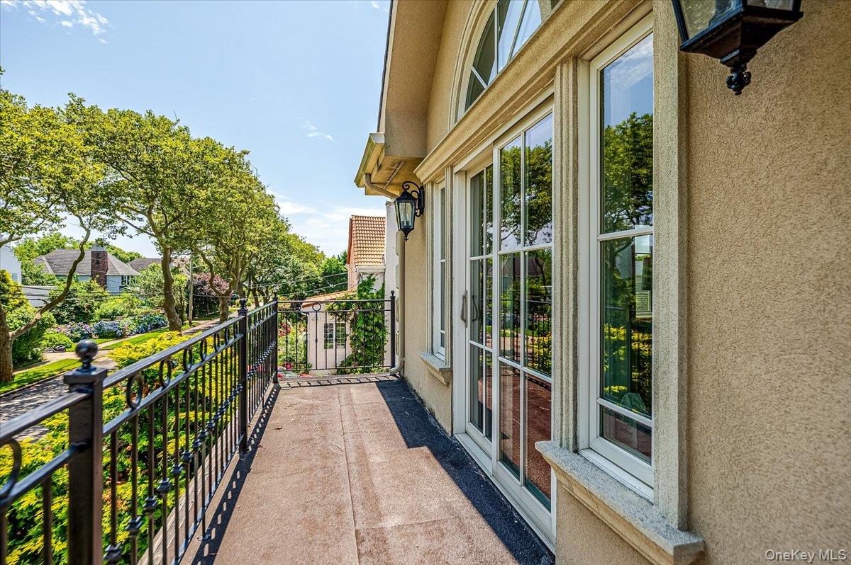 83 Ithaca Avenue, Atlantic Beach, NY 11509