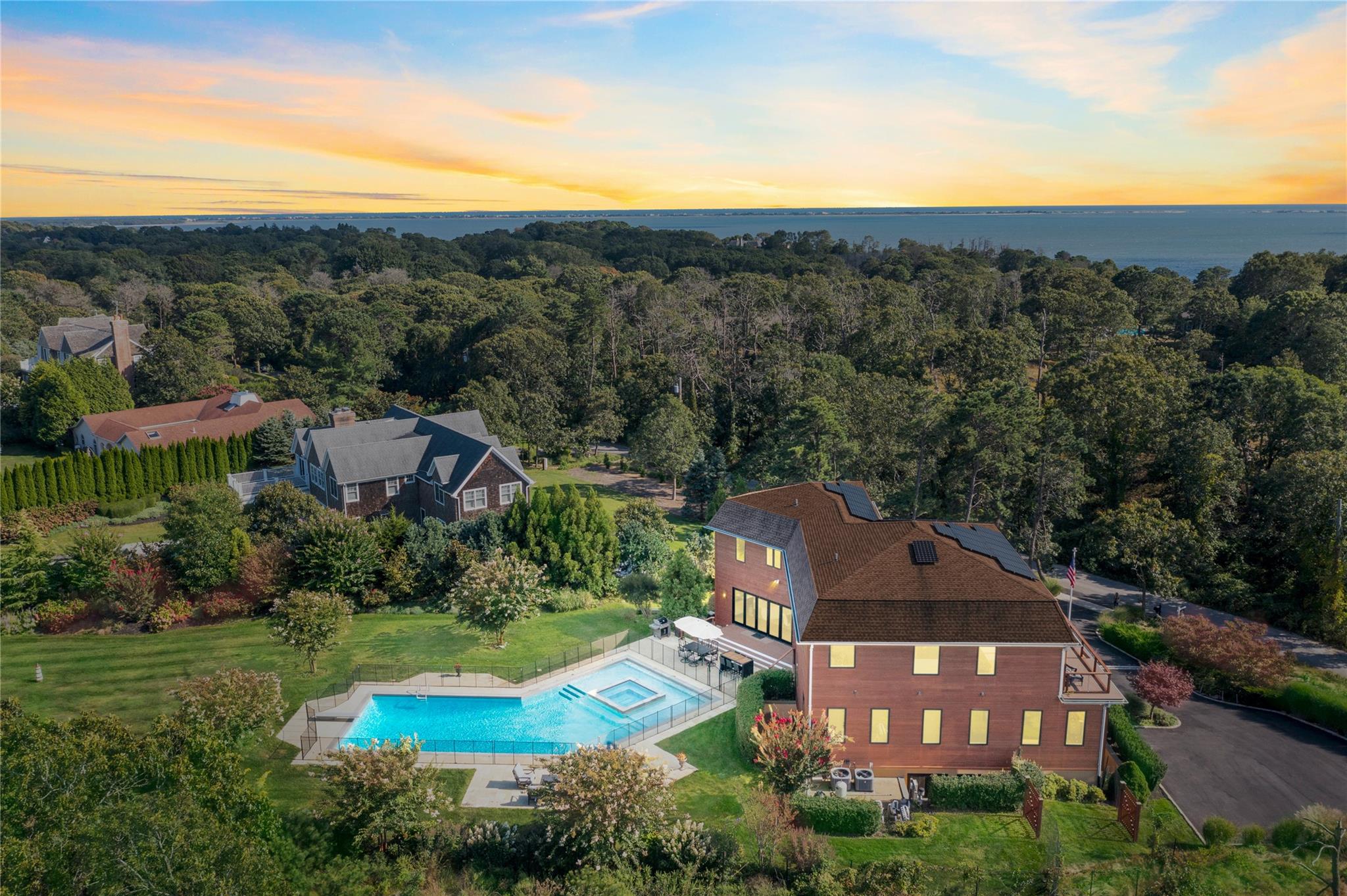 89 Old Canoe Place Road, Hampton Bays, NY 11946