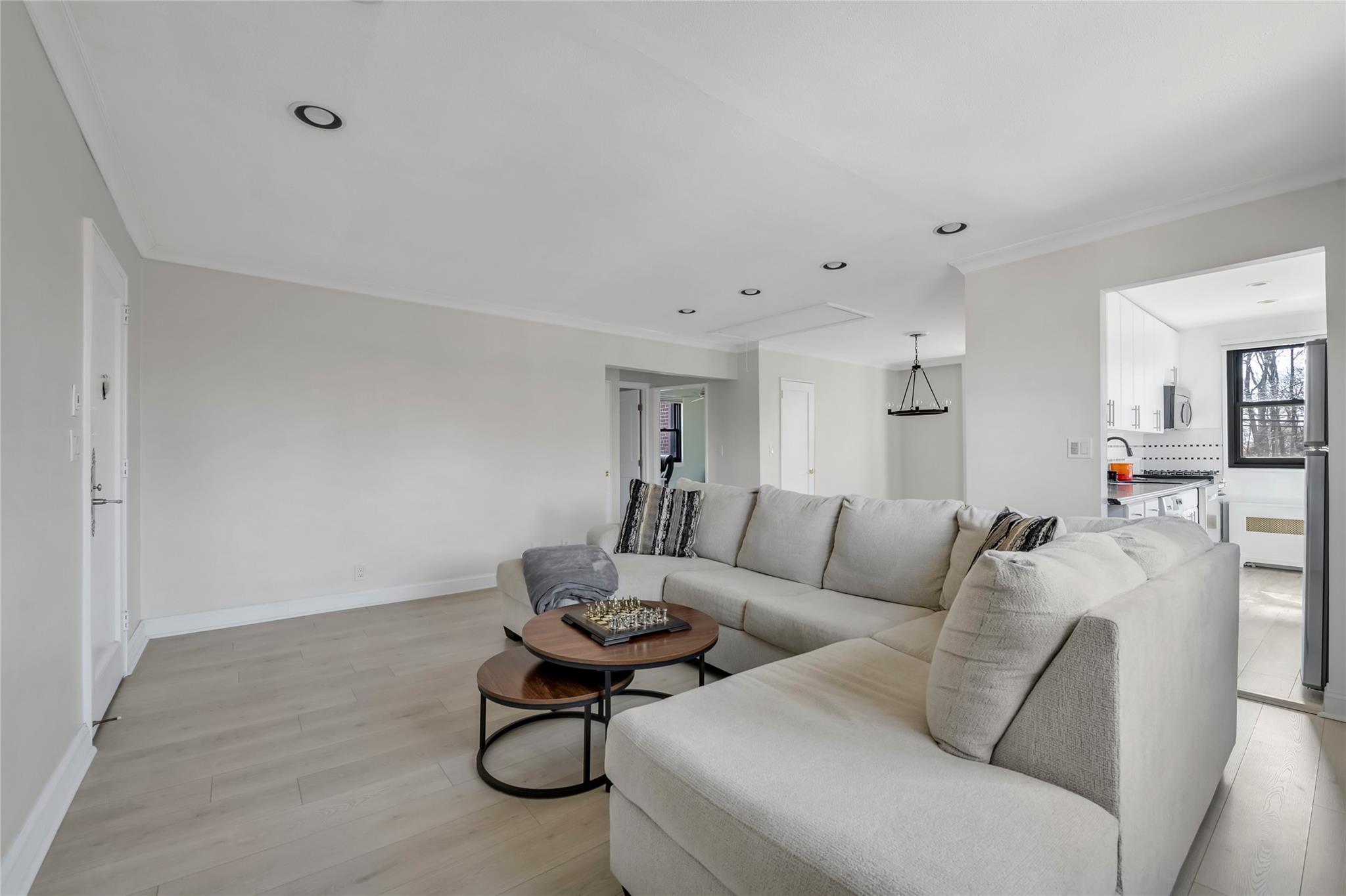 244-29 61 Avenue # B, Douglaston, NY 11362