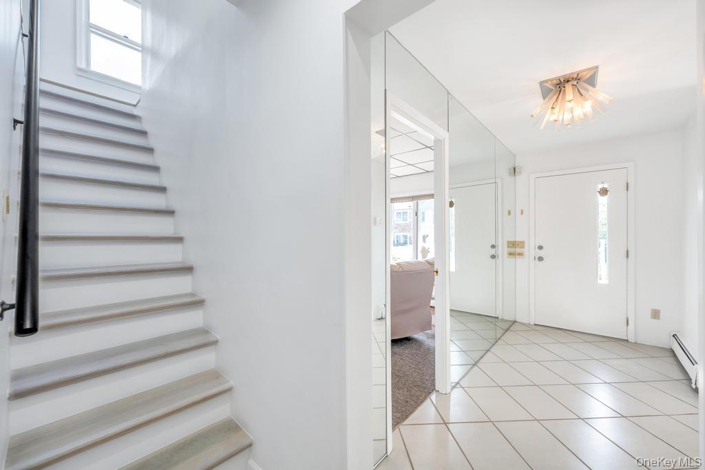 20 Northern Parkway E, Plainview, NY 11803