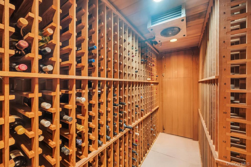 20 Northern Parkway E, Plainview, NY 11803