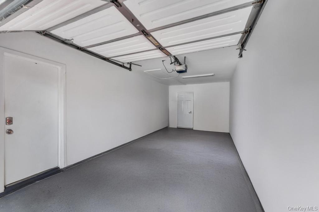 20 Northern Parkway E, Plainview, NY 11803