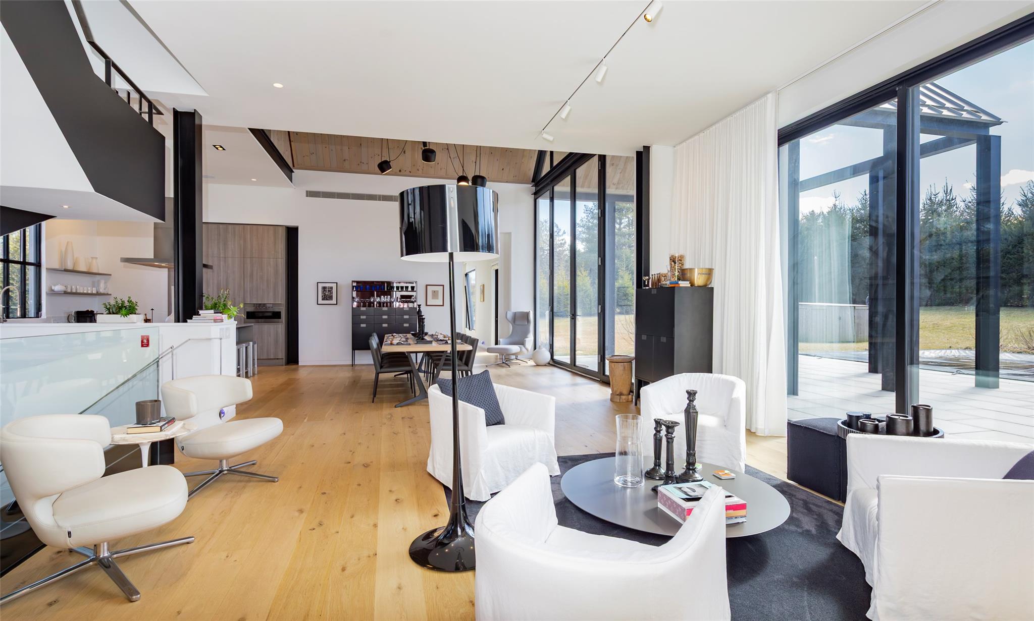 179 Montauk Highway, East Hampton, NY 11937