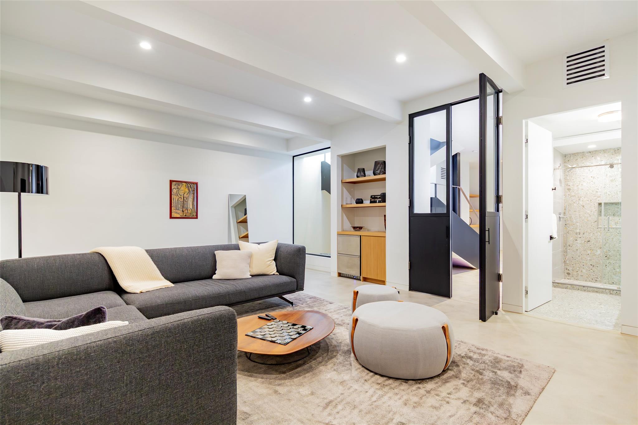 179 Montauk Highway, East Hampton, NY 11937