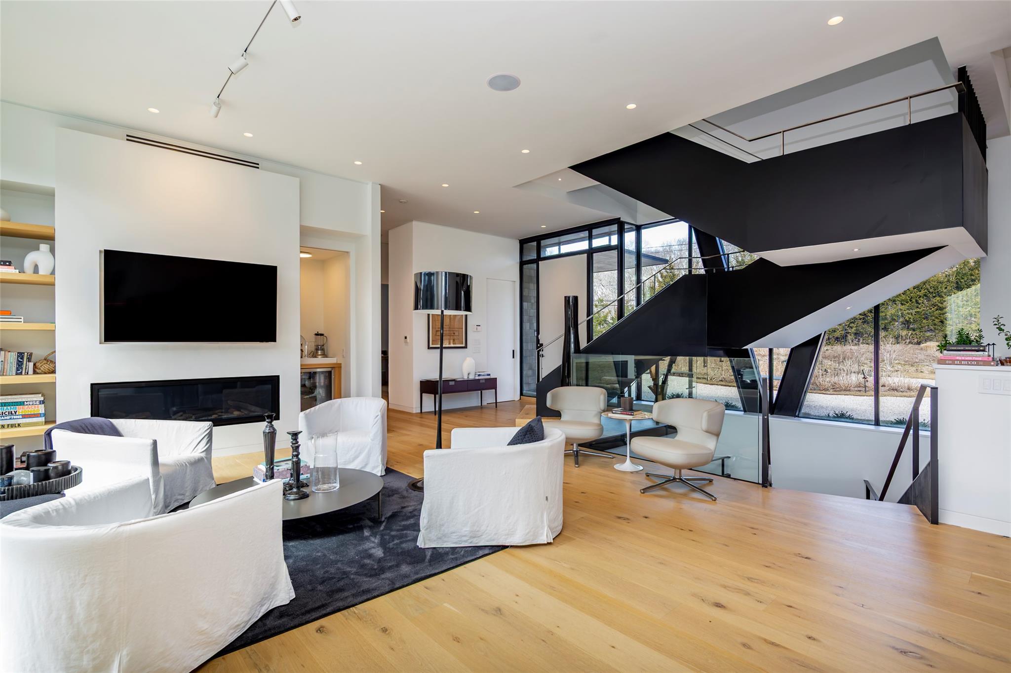 179 Montauk Highway, East Hampton, NY 11937