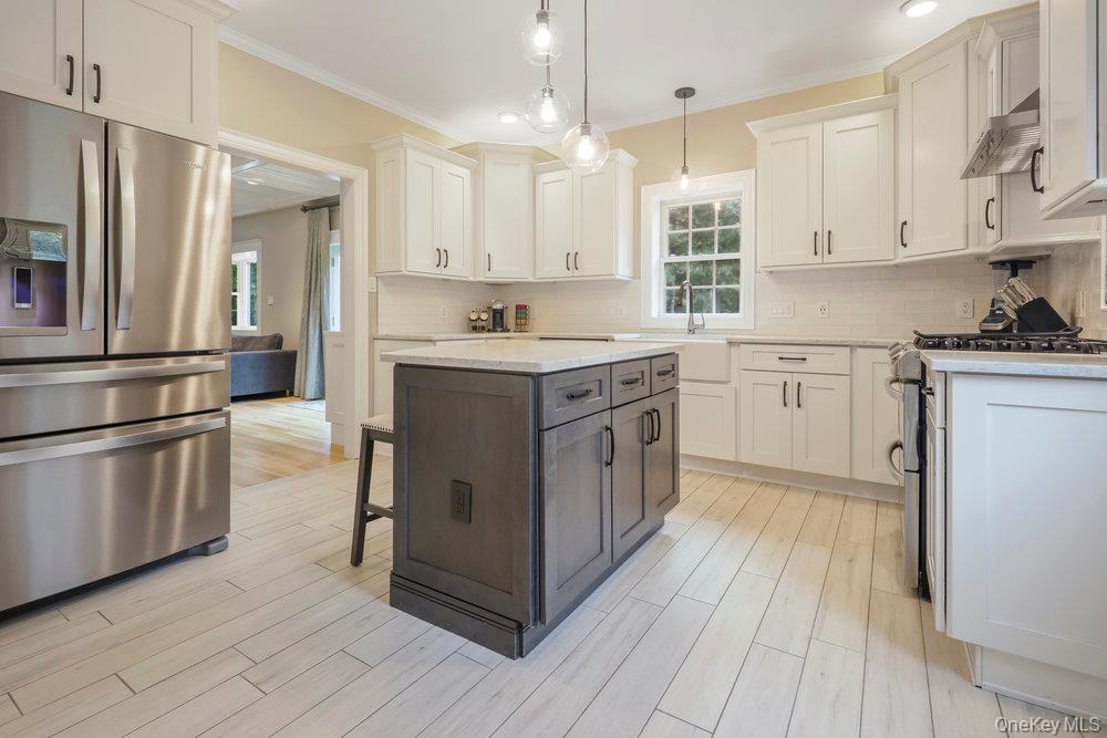 26 Boxtree Road, East Quogue, NY 11942