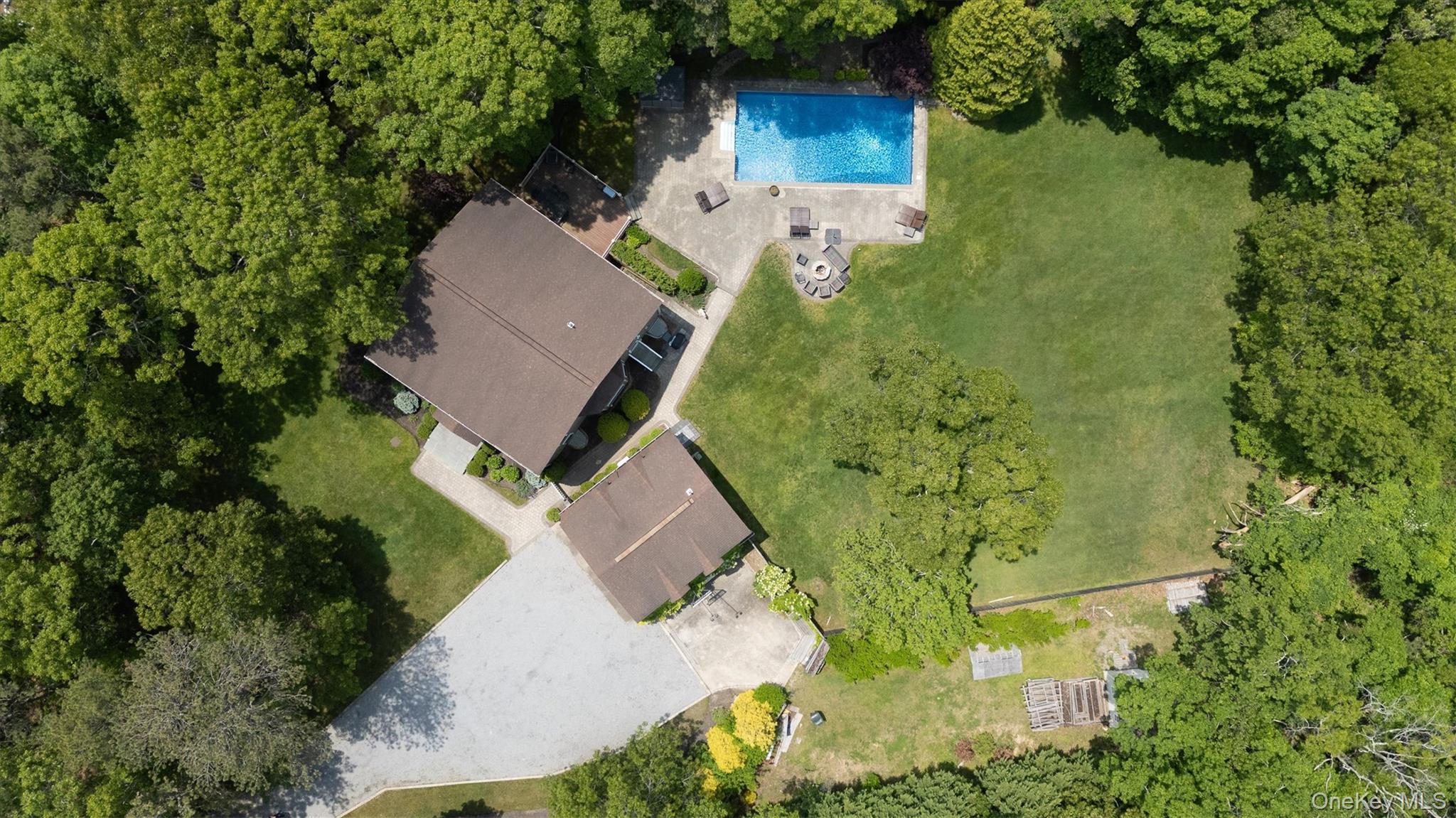 26 Boxtree Road, East Quogue, NY 11942