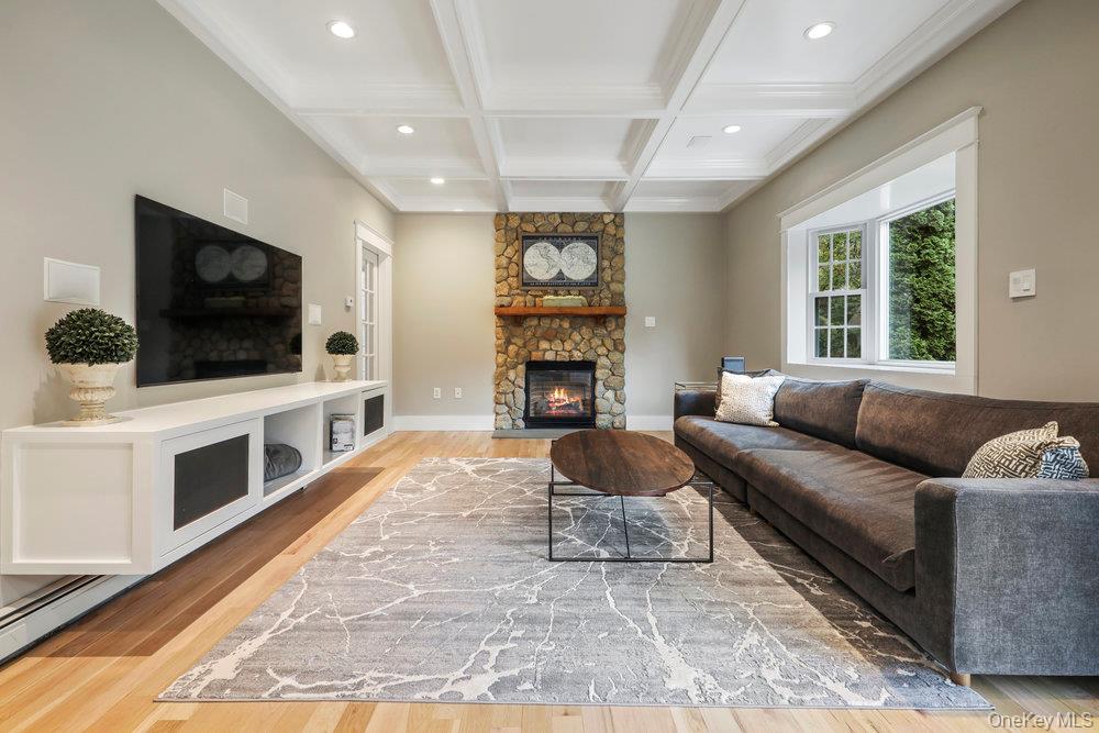 26 Boxtree Road, East Quogue, NY 11942