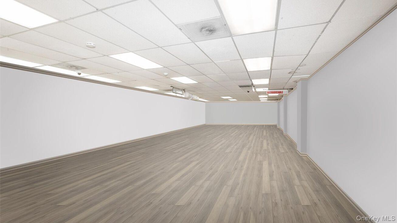 146Aa Sunrise Highway, Lindenhurst, NY 11757