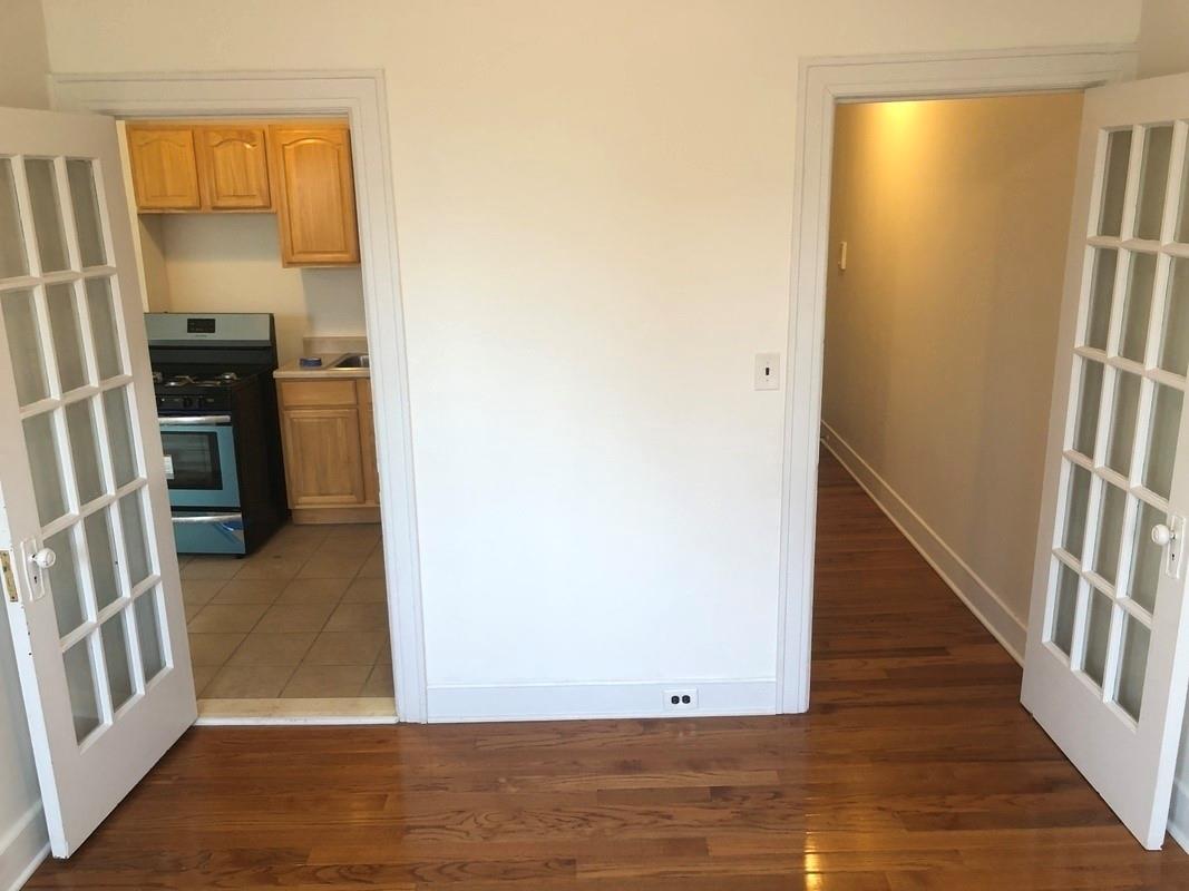 23-12 Broadway, Astoria, NY 11106