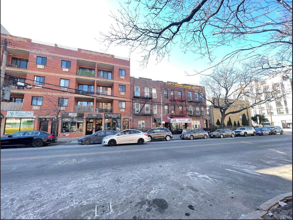 23-12 Broadway, Astoria, NY 11106