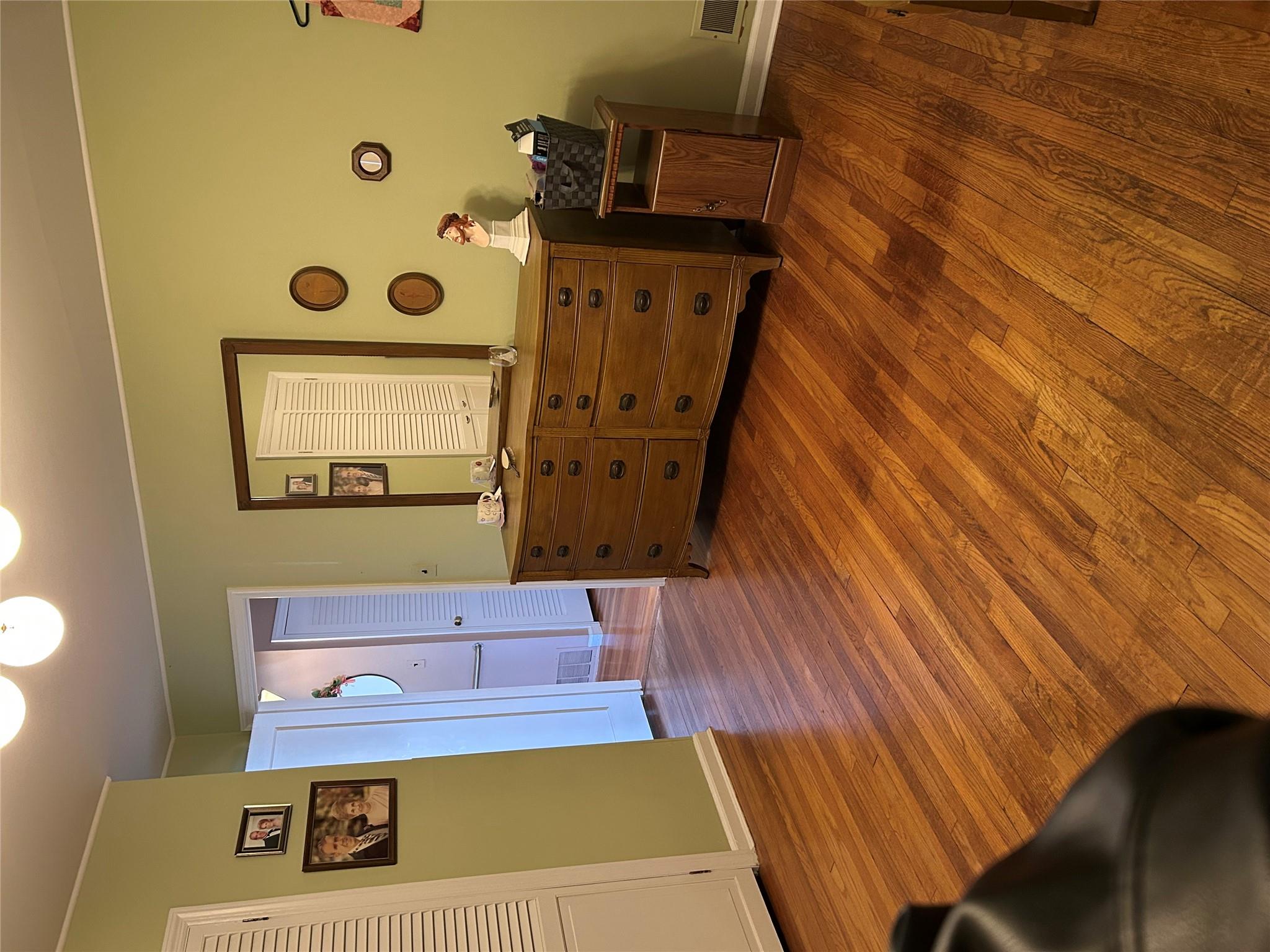 2 Yorkshire Road, New Hyde Park, NY 11040