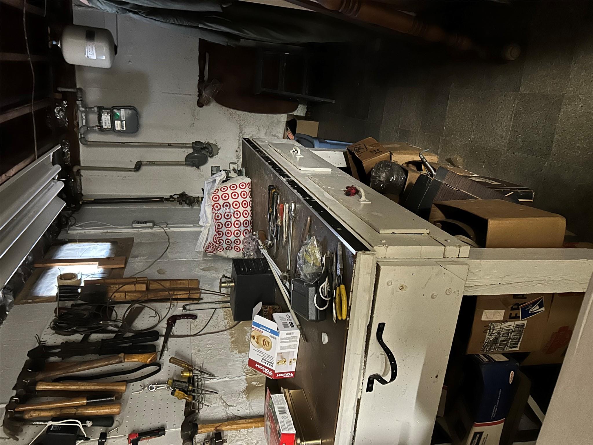 2 Yorkshire Road, New Hyde Park, NY 11040