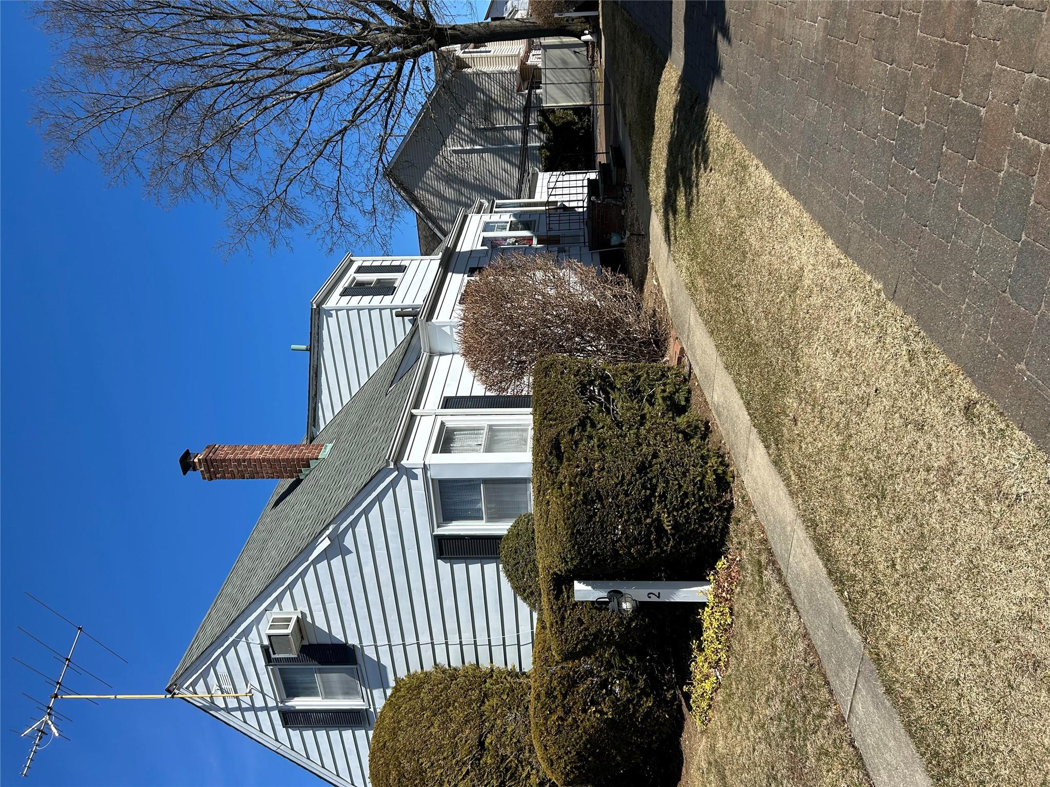 2 Yorkshire Road, New Hyde Park, NY 11040