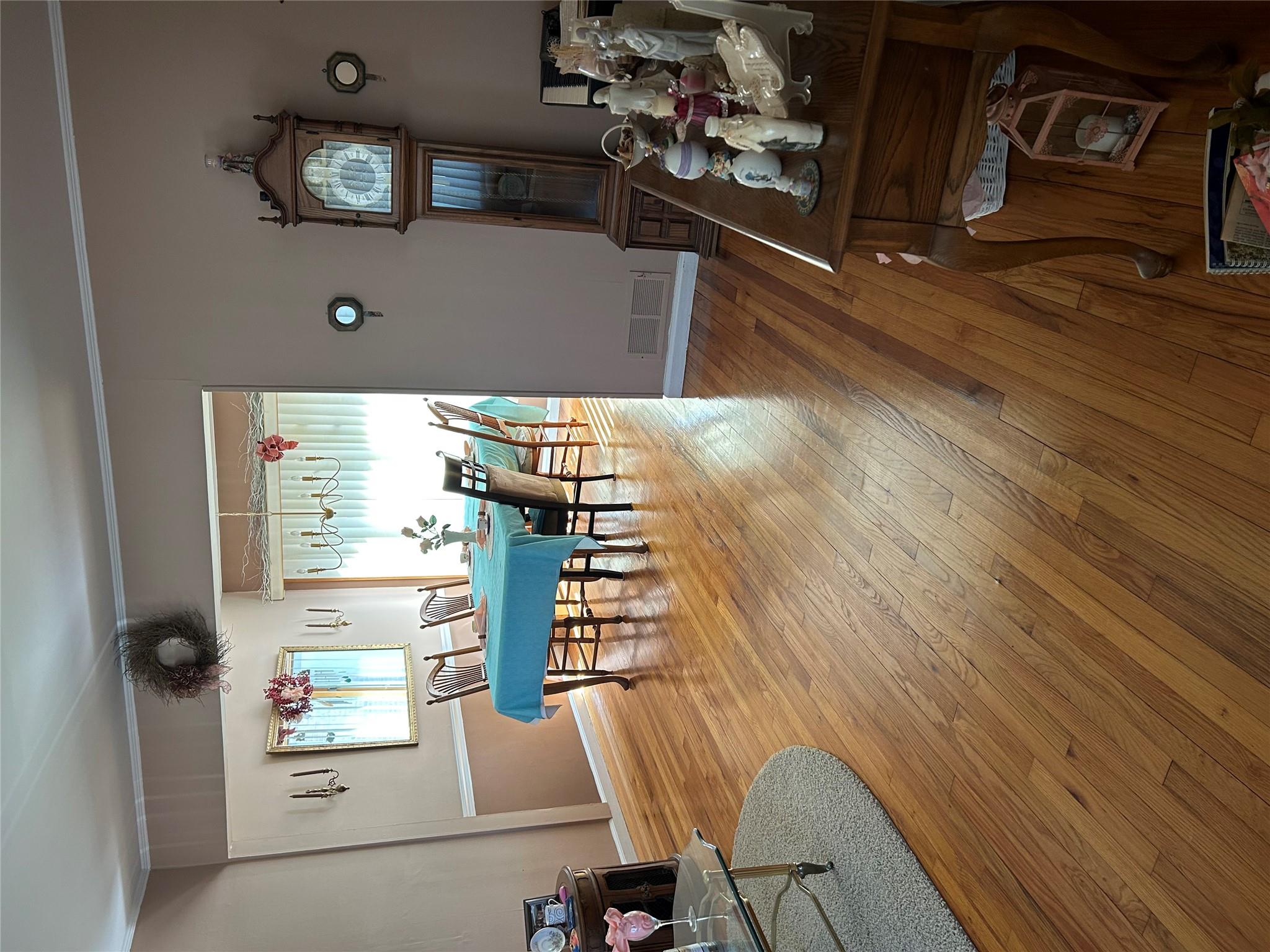 2 Yorkshire Road, New Hyde Park, NY 11040