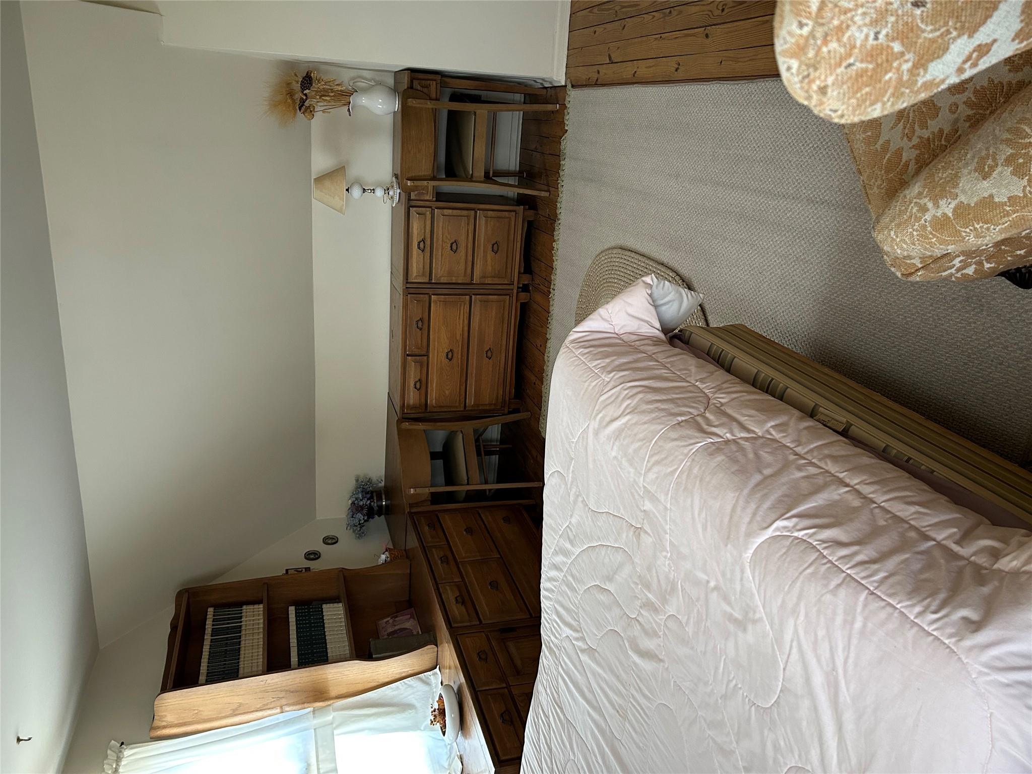 2 Yorkshire Road, New Hyde Park, NY 11040