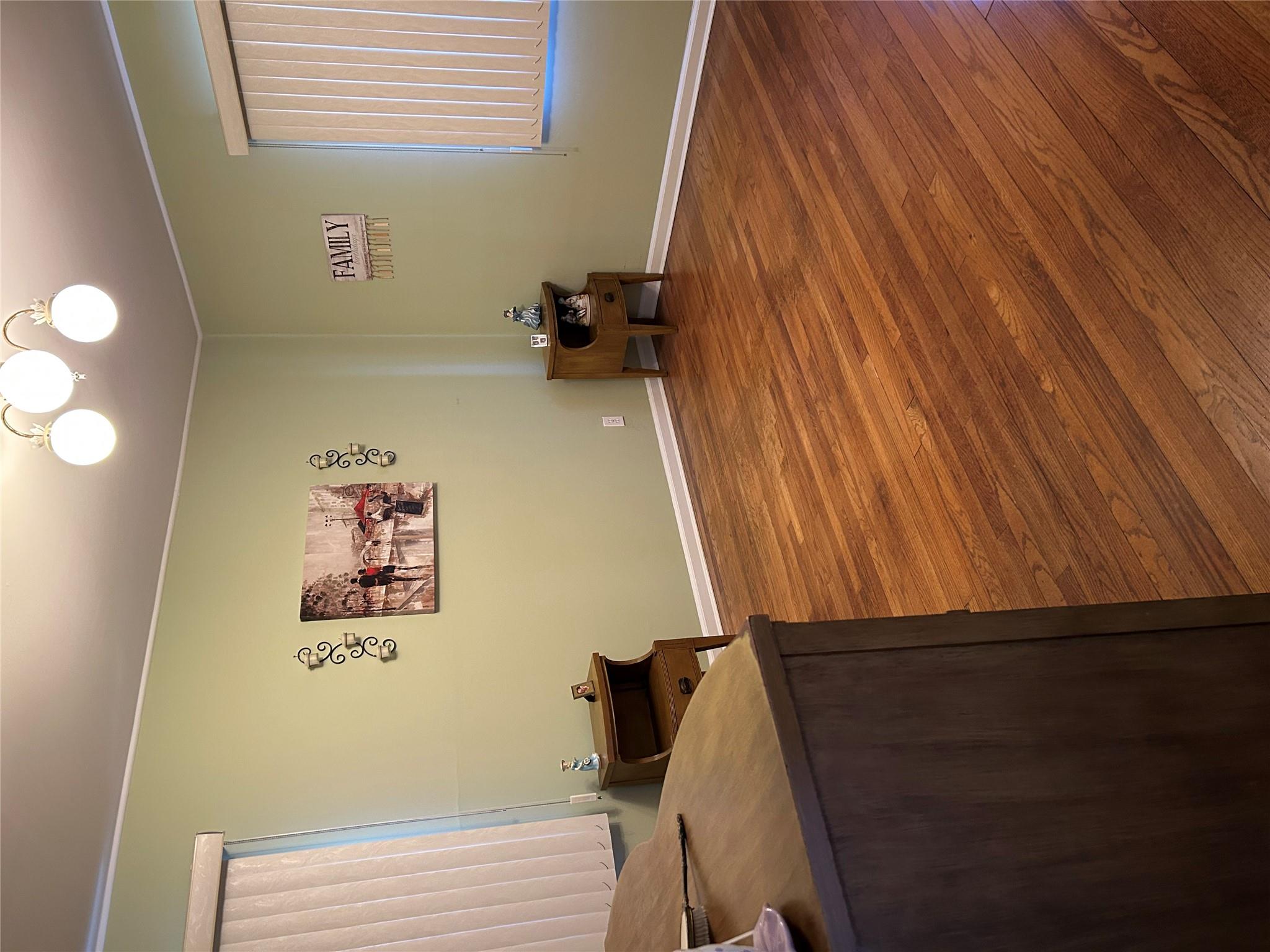 2 Yorkshire Road, New Hyde Park, NY 11040