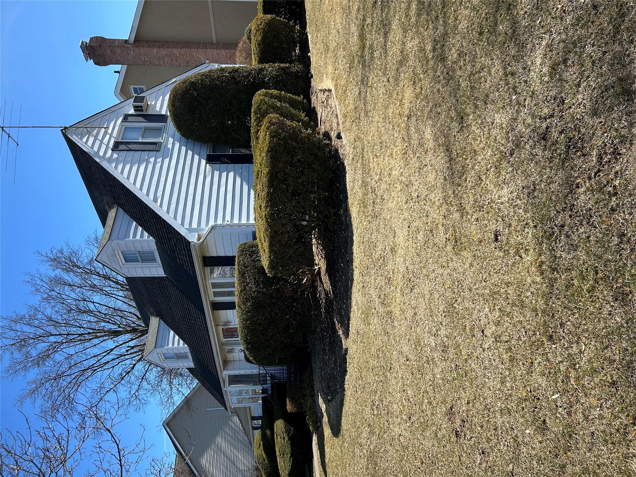 2 Yorkshire Road, New Hyde Park, NY 11040