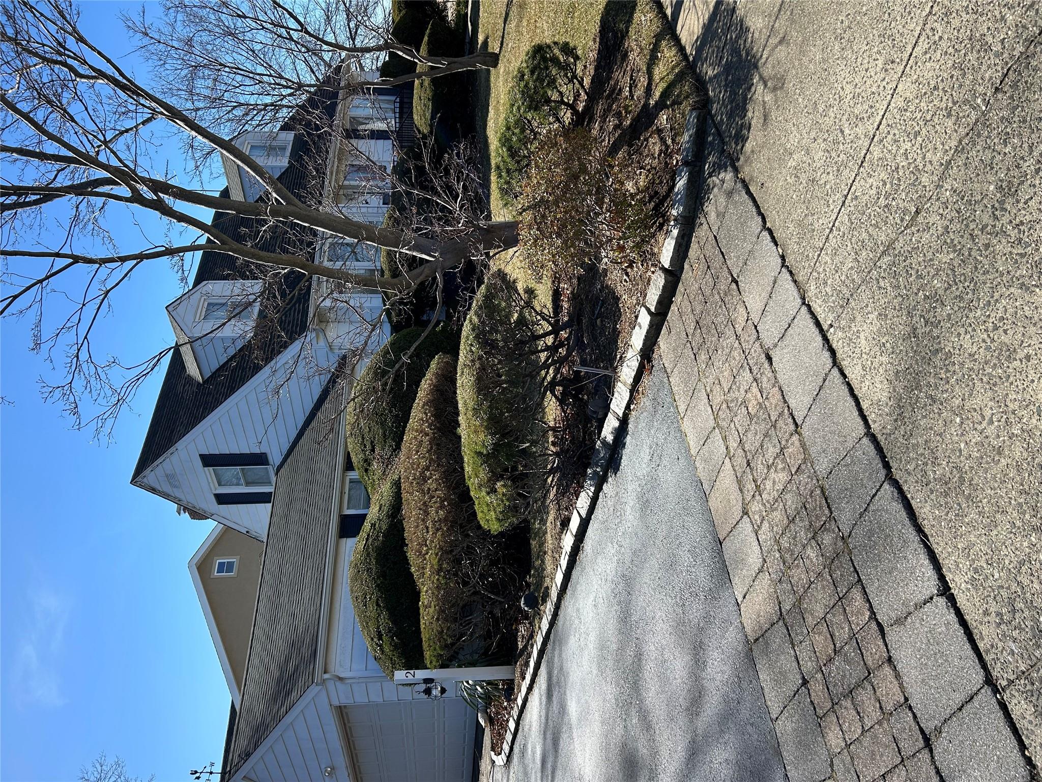 2 Yorkshire Road, New Hyde Park, NY 11040