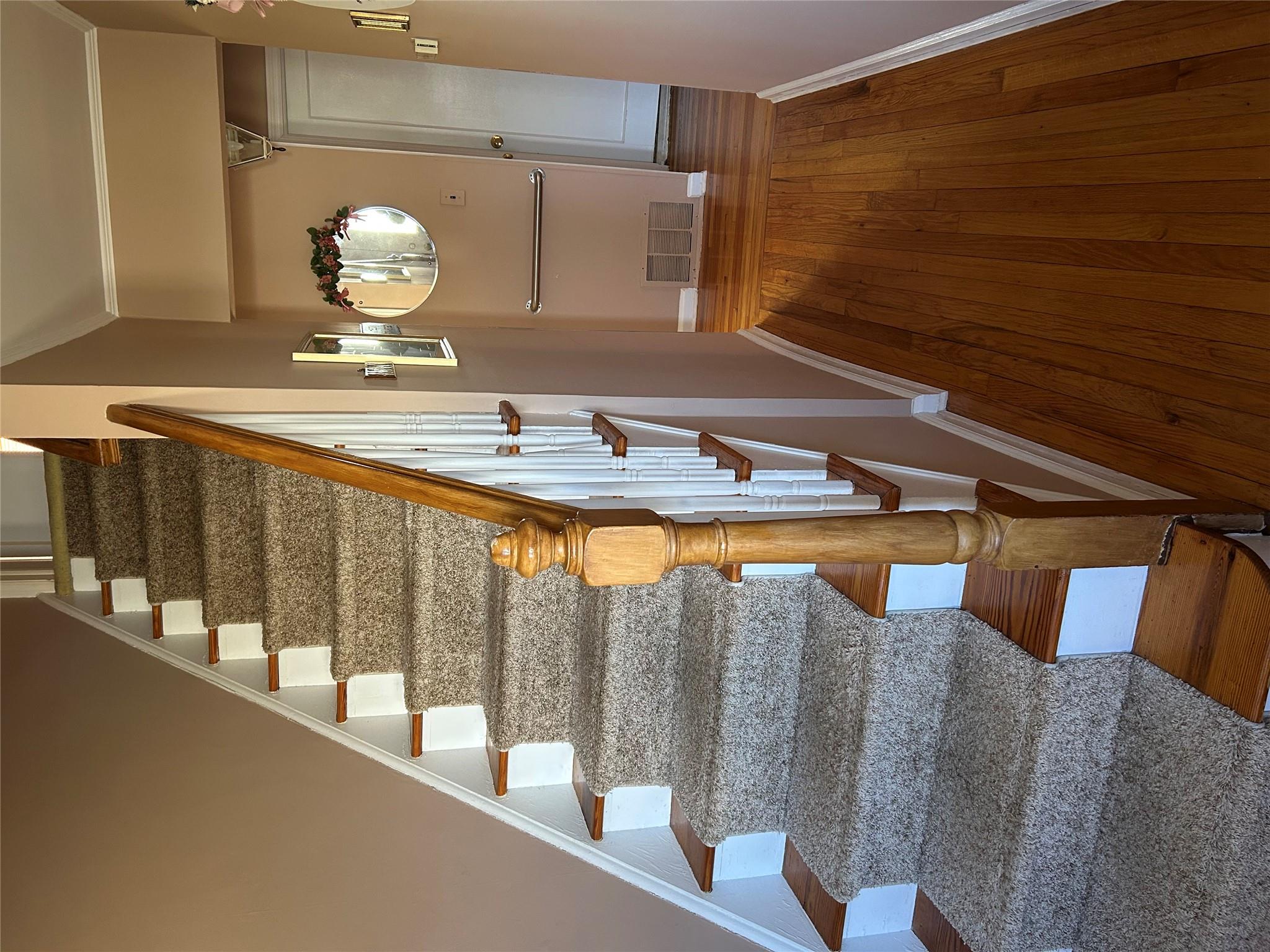 2 Yorkshire Road, New Hyde Park, NY 11040