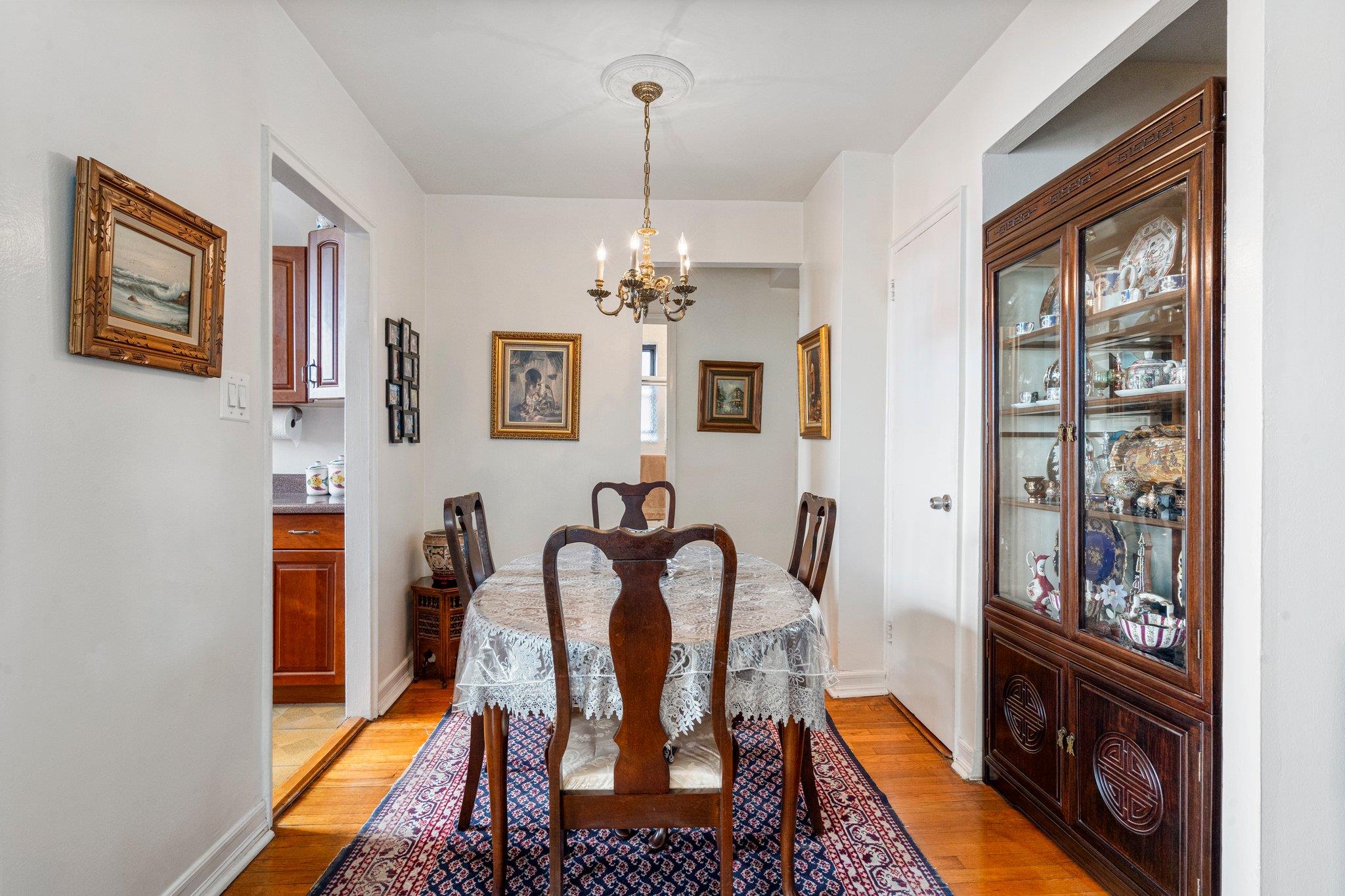 143-50 Hoover Avenue # 512, Briarwood, NY 11435