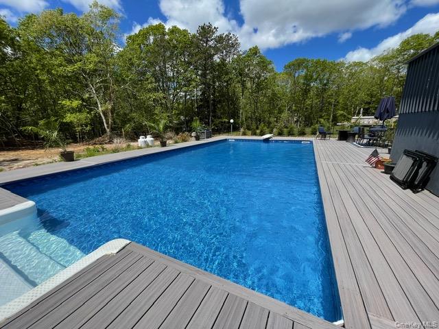 18 Park Circle, Quogue, NY 11959