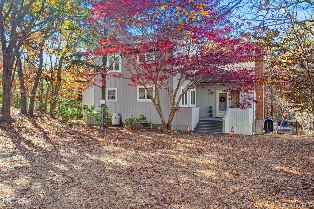 18 Park Circle, Quogue, NY 11959