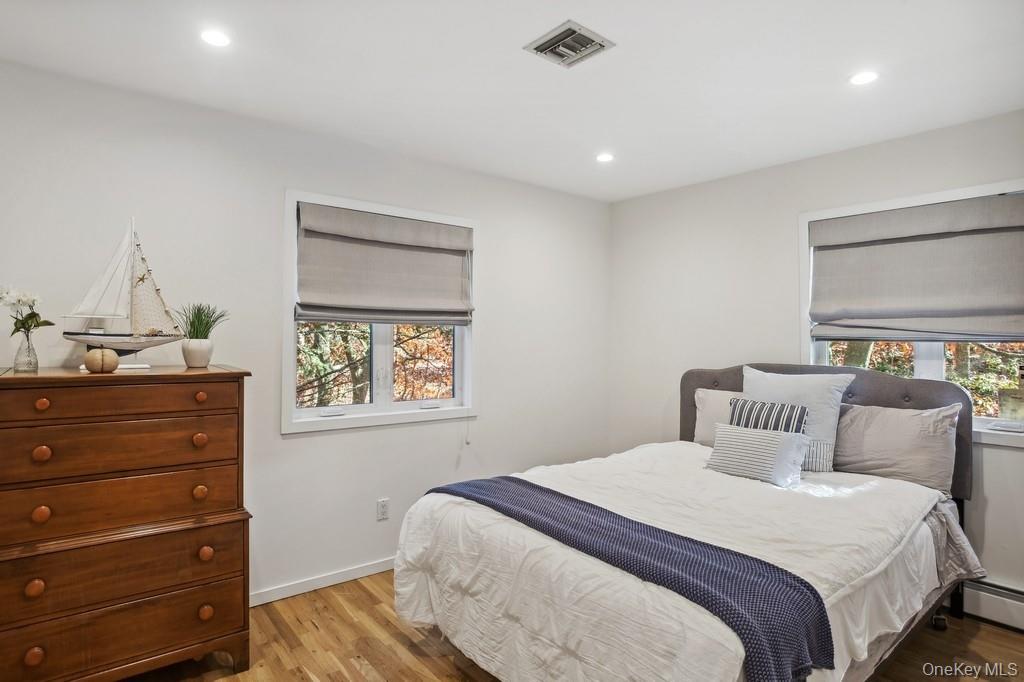 18 Park Circle, Quogue, NY 11959