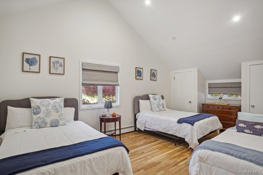 18 Park Circle, Quogue, NY 11959