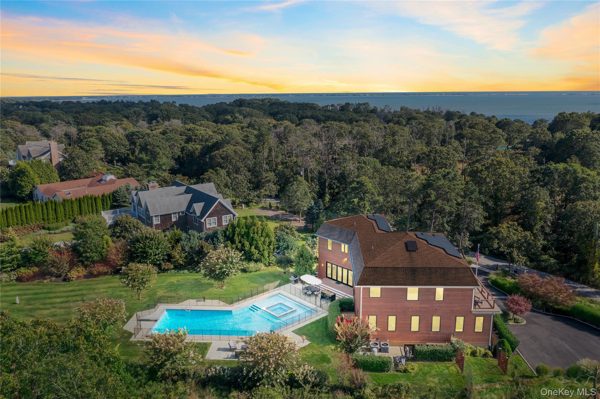 89 Old Canoe Place Road, Hampton Bays, NY 11946